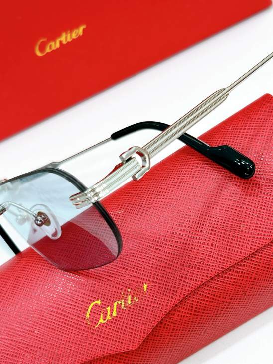 Picture of Cartier Sunglasses _SKUfw77796460fw